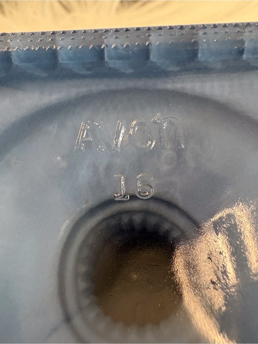 Vintage Avon Grecian-themed pedestal jar in powder/“Grecian” blue. - Picture 6 of 9